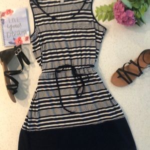 🍍 olive & oak tie waist dress